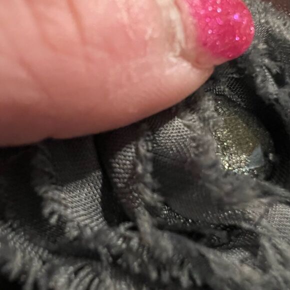 Gorgeous Abercrombie & Fitch size medium cardigan with floral accent - Picture 7 of 8